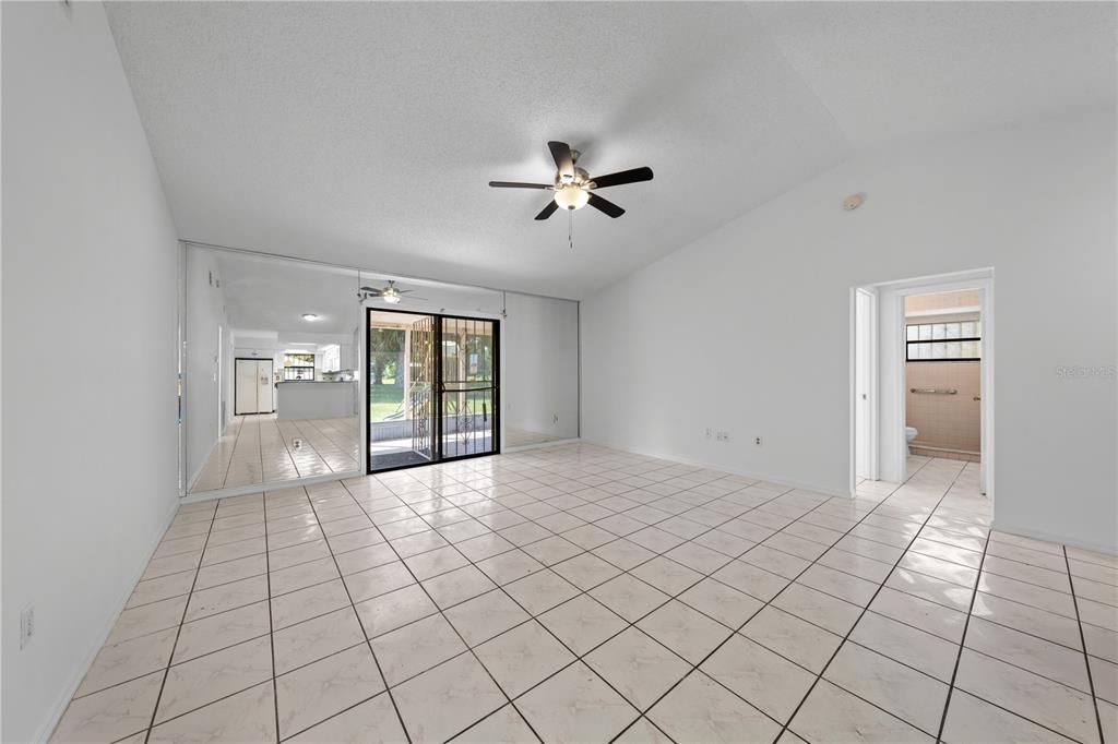 For Sale: $244,900 (3 beds, 2 baths, 1323 Square Feet)