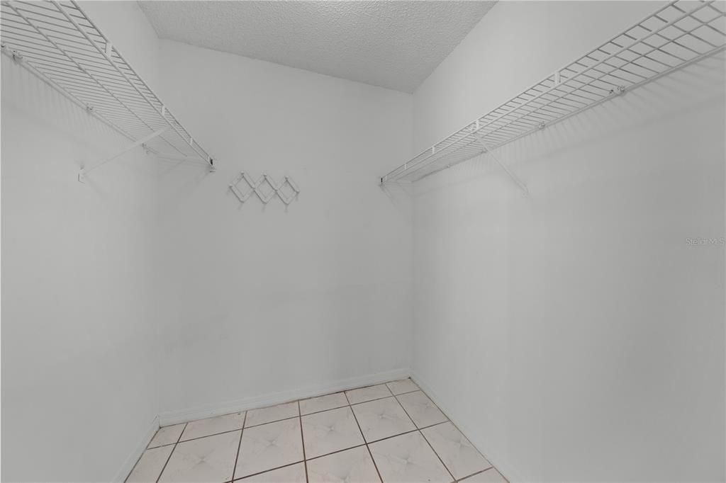For Sale: $244,900 (3 beds, 2 baths, 1323 Square Feet)