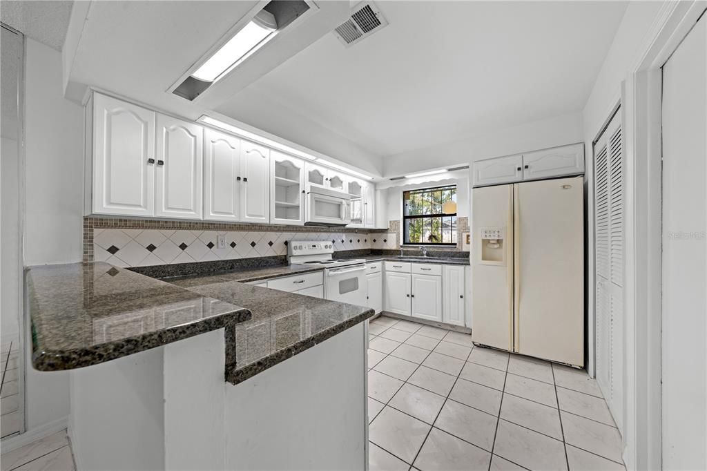 For Sale: $244,900 (3 beds, 2 baths, 1323 Square Feet)