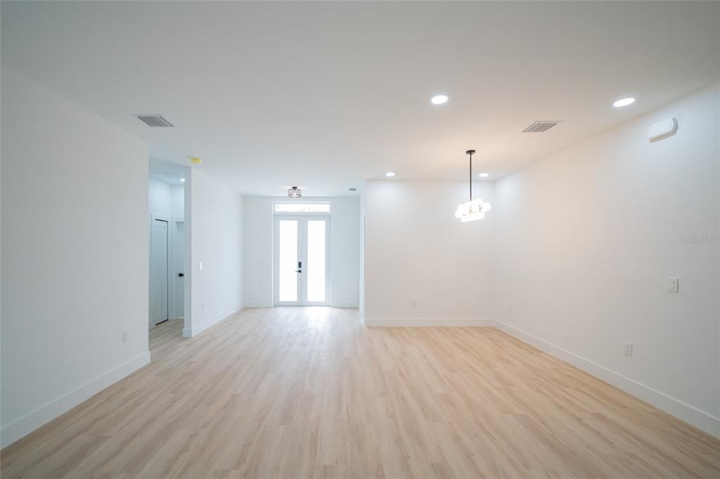 For Sale: $469,000 (4 beds, 3 baths, 2401 Square Feet)