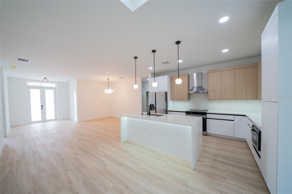 For Sale: $469,000 (4 beds, 3 baths, 2401 Square Feet)