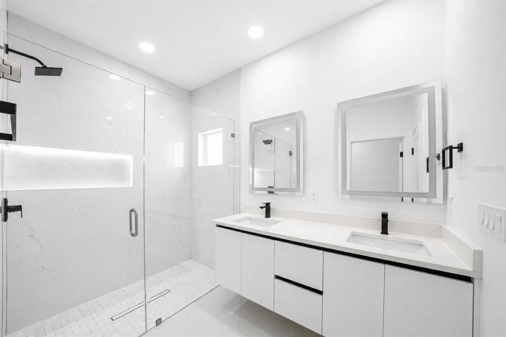 For Sale: $469,000 (4 beds, 3 baths, 2401 Square Feet)
