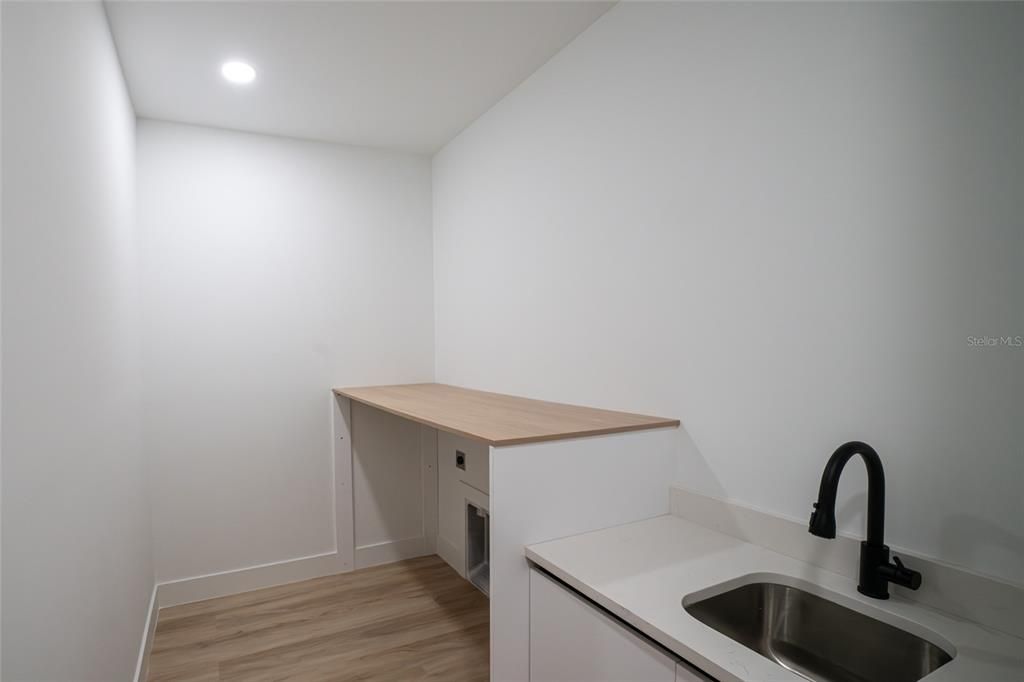 For Sale: $469,000 (4 beds, 3 baths, 2401 Square Feet)