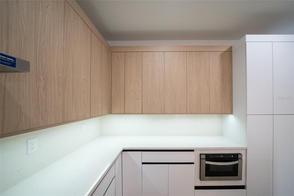 For Sale: $469,000 (4 beds, 3 baths, 2401 Square Feet)