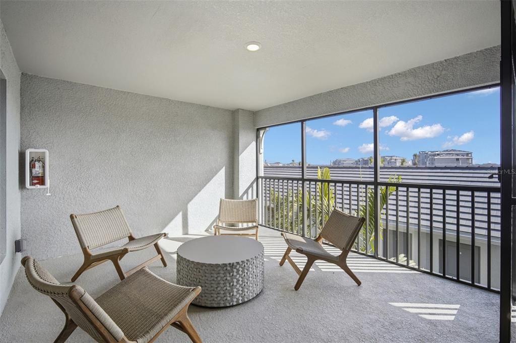 For Sale: $383,997 (2 beds, 2 baths, 1366 Square Feet)