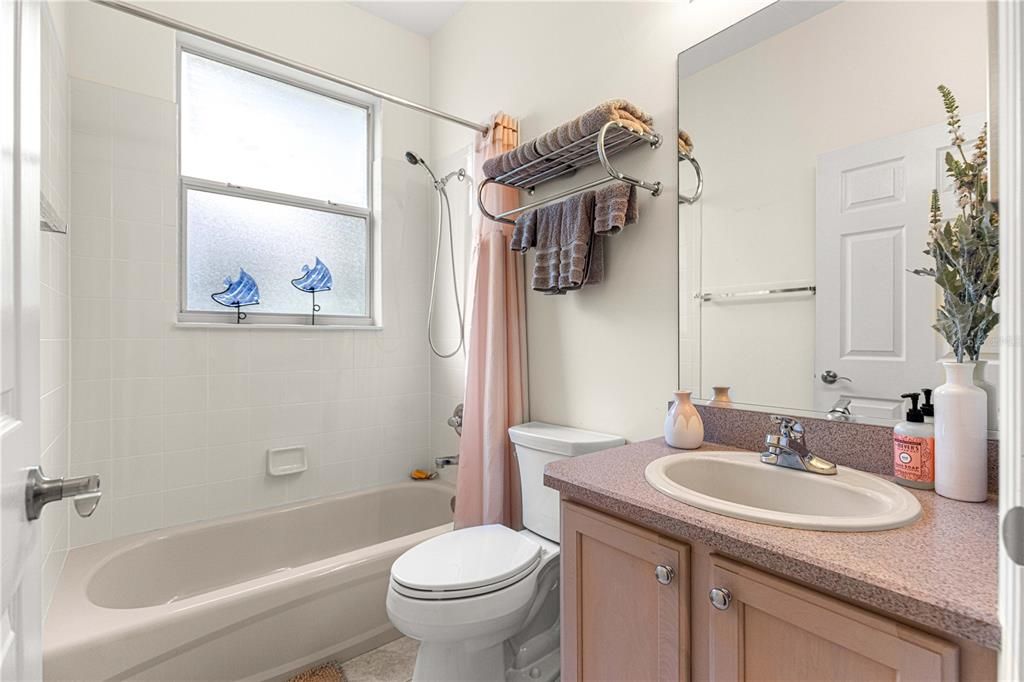 Active With Contract: $400,000 (3 beds, 2 baths, 2069 Square Feet)
