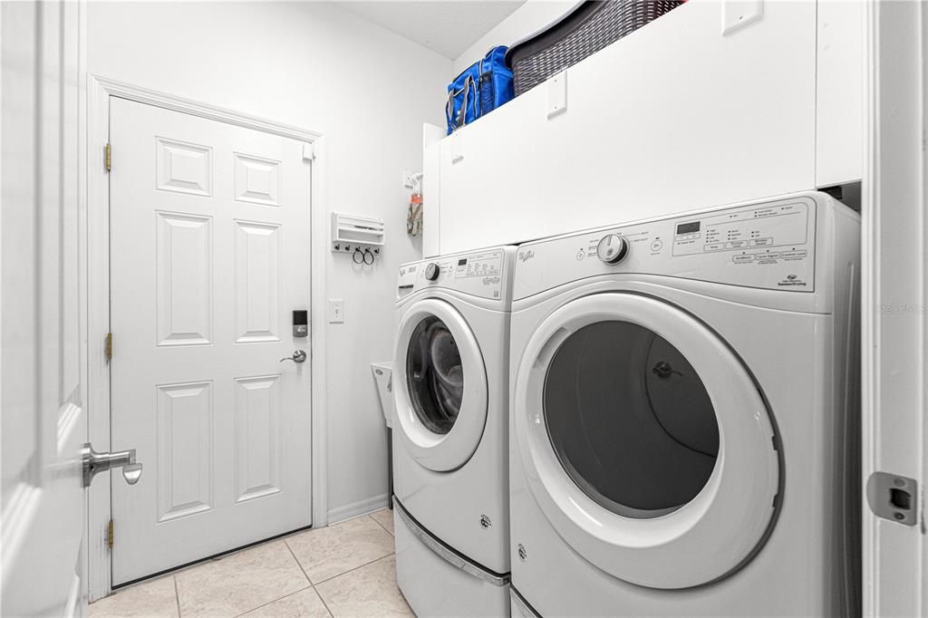 Active With Contract: $400,000 (3 beds, 2 baths, 2069 Square Feet)