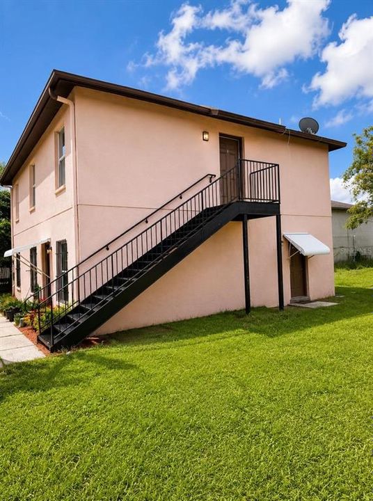 For Rent: $2,200 (3 beds, 2 baths, 1020 Square Feet)