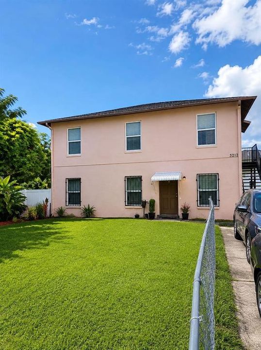 For Rent: $2,200 (3 beds, 2 baths, 1020 Square Feet)