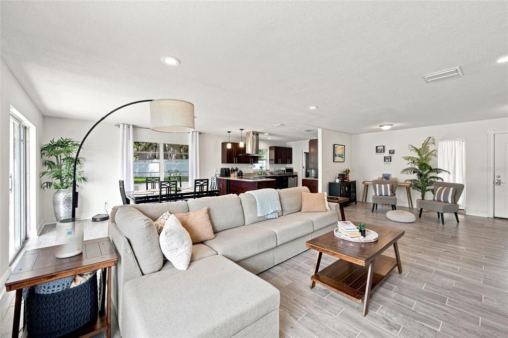 For Sale: $345,000 (4 beds, 2 baths, 1766 Square Feet)