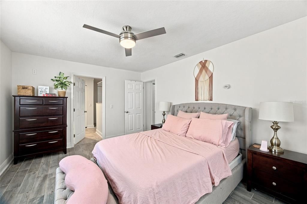 For Sale: $345,000 (4 beds, 2 baths, 1766 Square Feet)