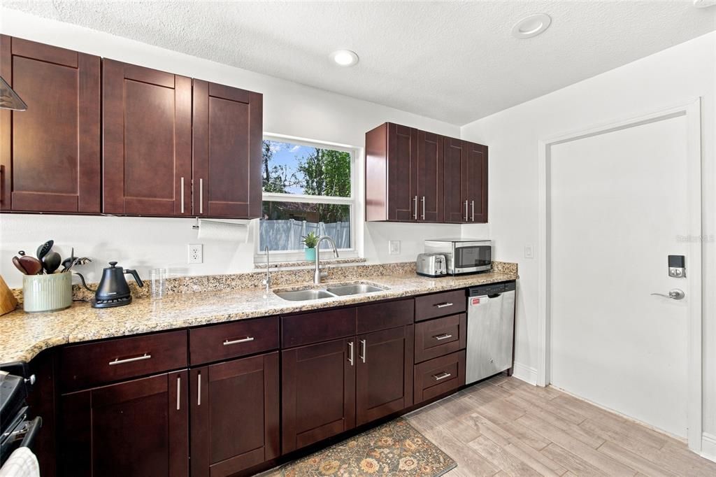 For Sale: $345,000 (4 beds, 2 baths, 1766 Square Feet)