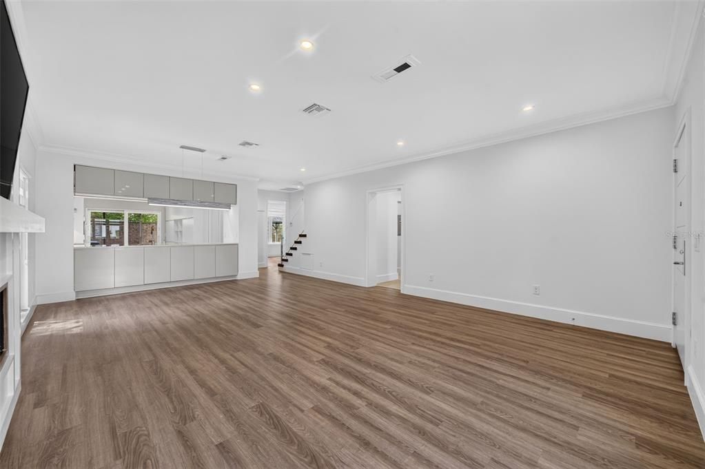 : $1,350,000 (3 beds, 4 baths, 2191 Square Feet)