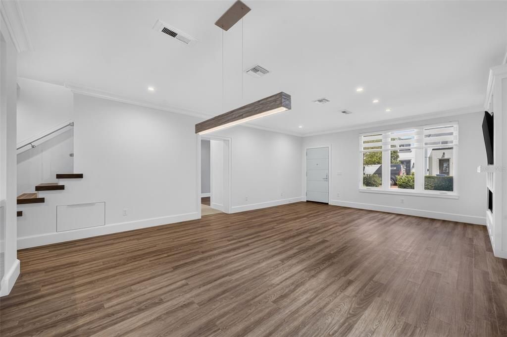 : $1,350,000 (3 beds, 4 baths, 2191 Square Feet)
