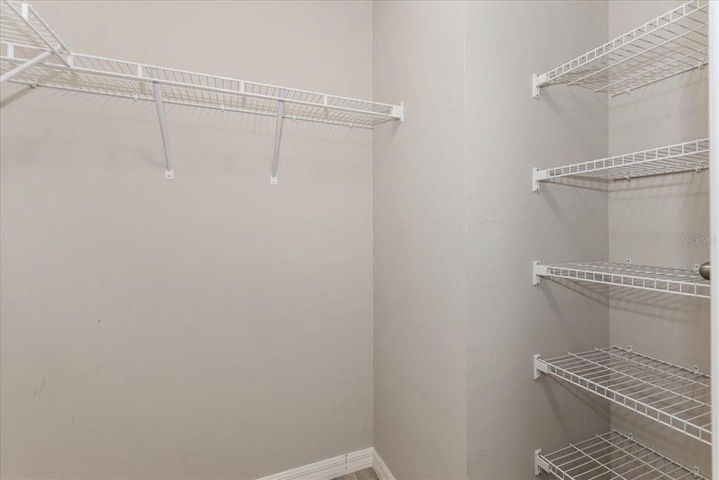 For Sale: $299,900 (4 beds, 2 baths, 1577 Square Feet)