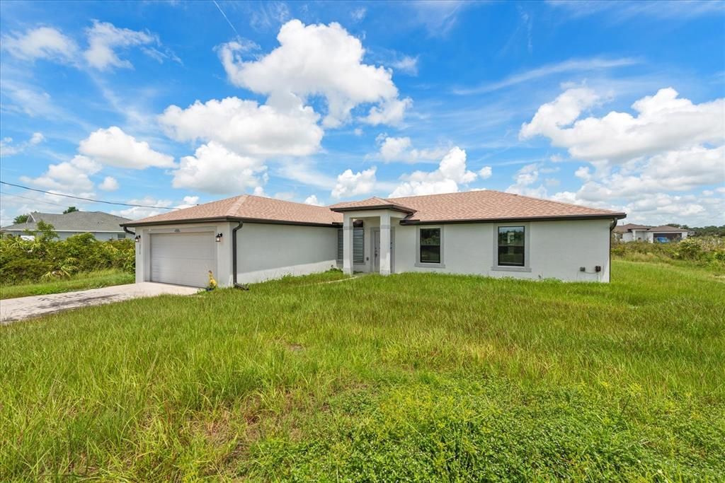 For Sale: $299,900 (4 beds, 2 baths, 1577 Square Feet)