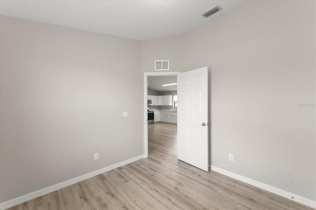 For Sale: $299,900 (4 beds, 2 baths, 1577 Square Feet)