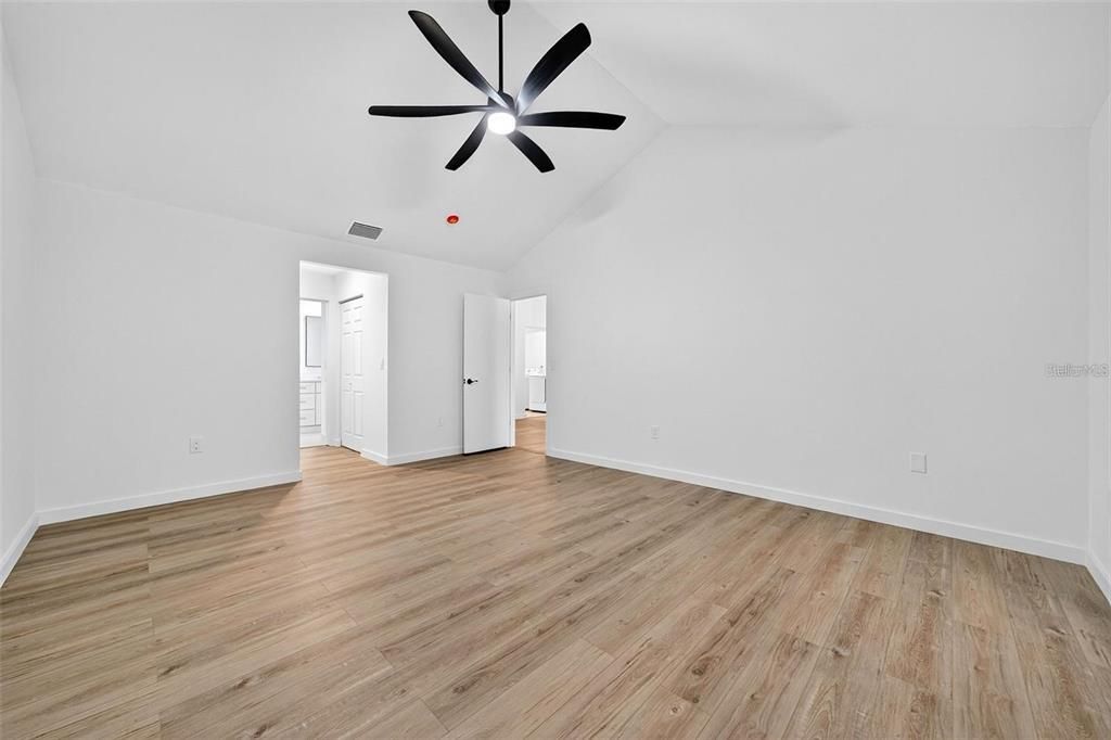 For Rent: $2,300 (2 beds, 2 baths, 1249 Square Feet)