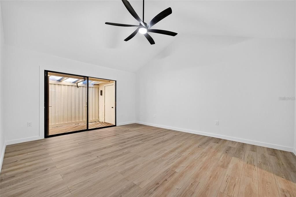 For Rent: $2,300 (2 beds, 2 baths, 1249 Square Feet)