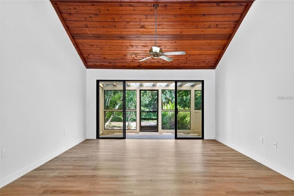 For Rent: $2,300 (2 beds, 2 baths, 1249 Square Feet)