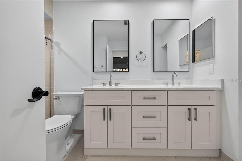 For Rent: $2,300 (2 beds, 2 baths, 1249 Square Feet)