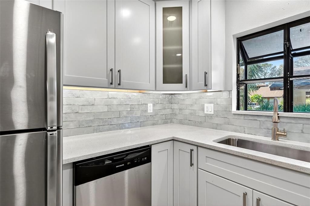 For Rent: $2,300 (2 beds, 2 baths, 1249 Square Feet)
