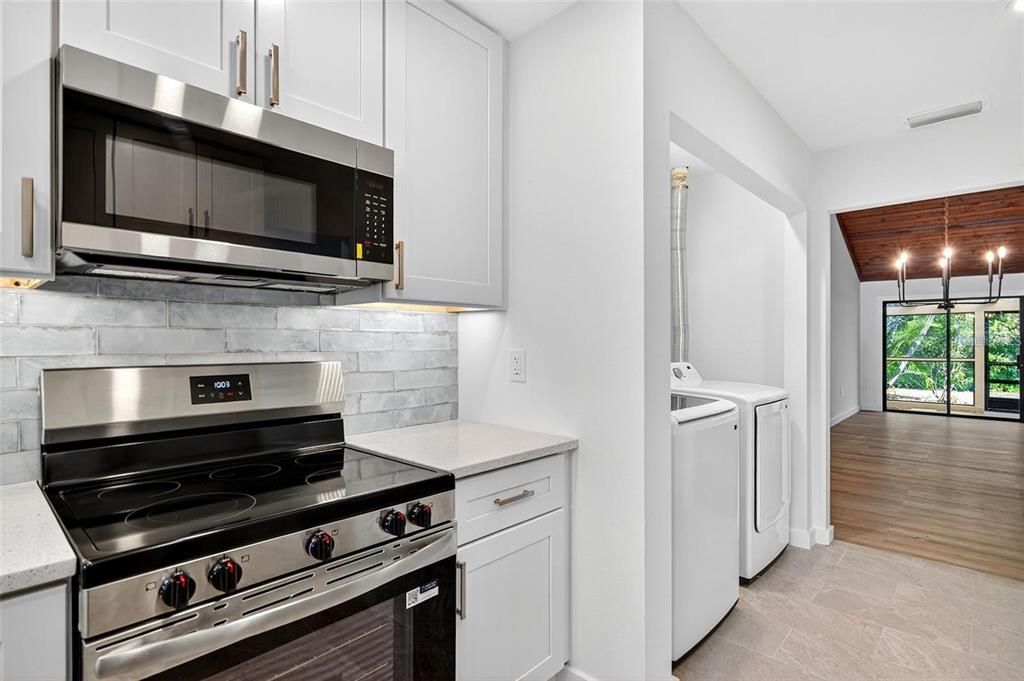 For Rent: $2,300 (2 beds, 2 baths, 1249 Square Feet)
