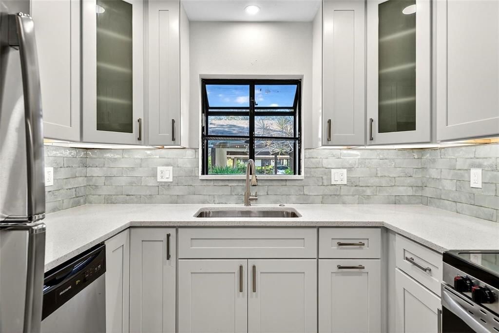 For Rent: $2,300 (2 beds, 2 baths, 1249 Square Feet)