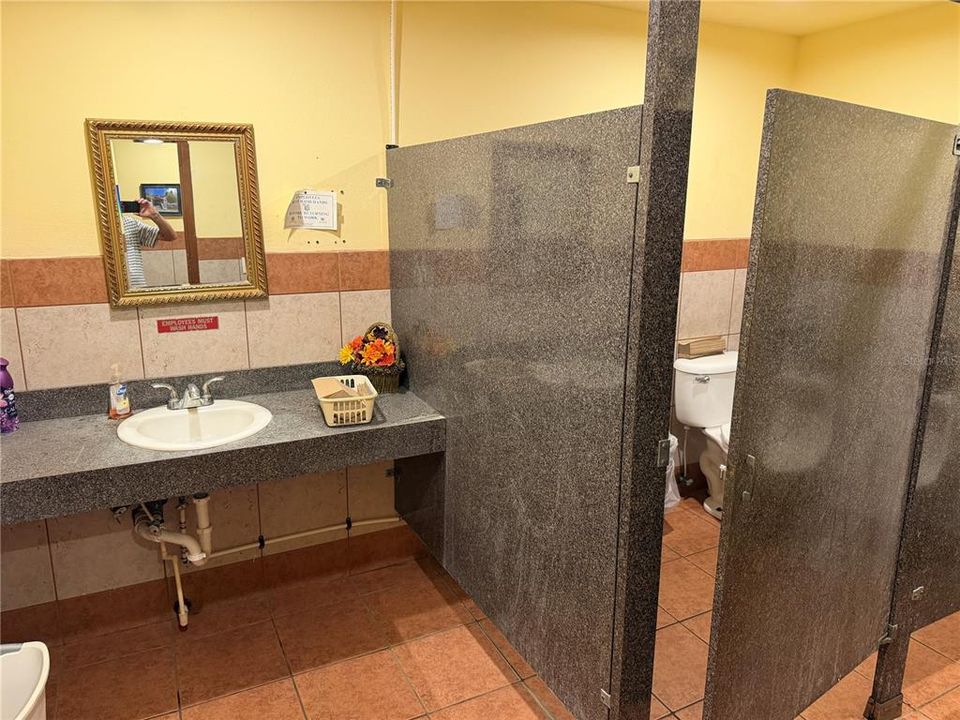 For Sale: $1,100,000 (0 beds, 0 baths, 2922 Square Feet)