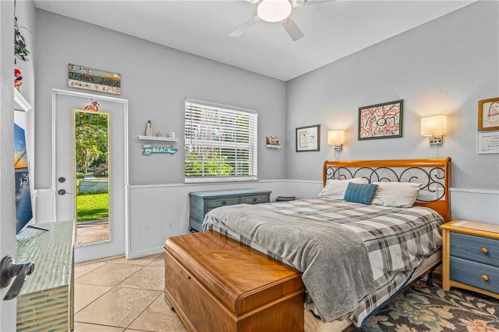 For Sale: $387,000 (4 beds, 2 baths, 1404 Square Feet)