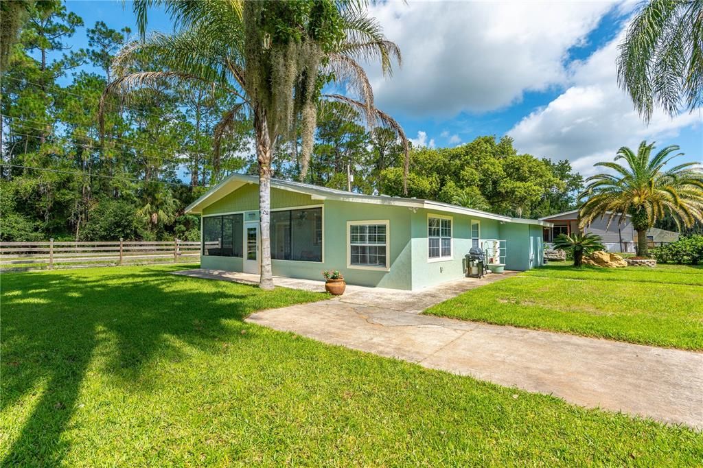 For Sale: $387,000 (4 beds, 2 baths, 1404 Square Feet)