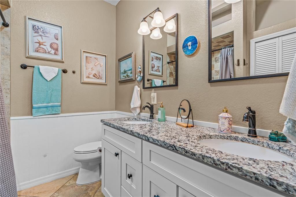 For Sale: $387,000 (4 beds, 2 baths, 1404 Square Feet)