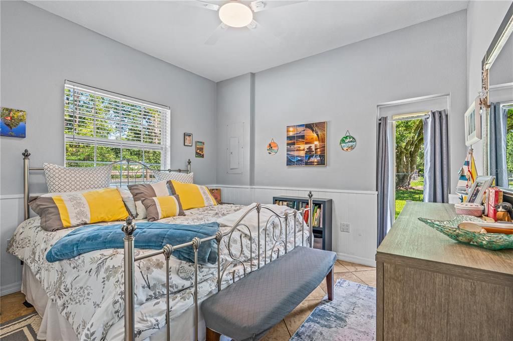 For Sale: $387,000 (4 beds, 2 baths, 1404 Square Feet)