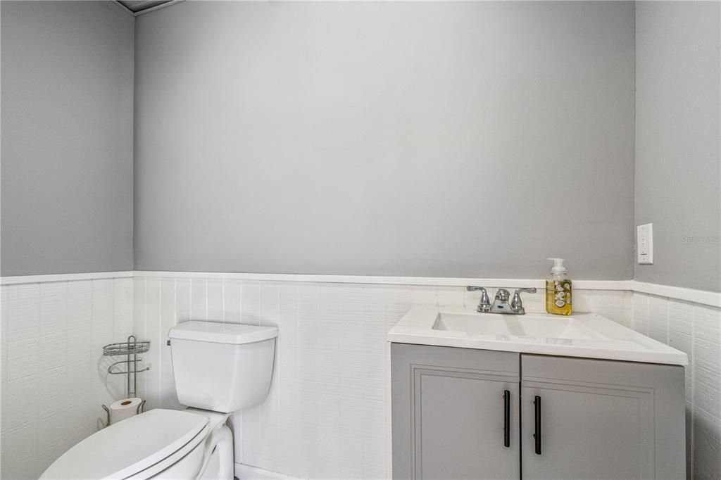 For Sale: $387,000 (4 beds, 2 baths, 1404 Square Feet)