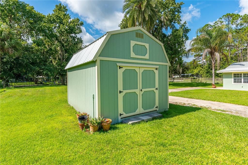 For Sale: $387,000 (4 beds, 2 baths, 1404 Square Feet)