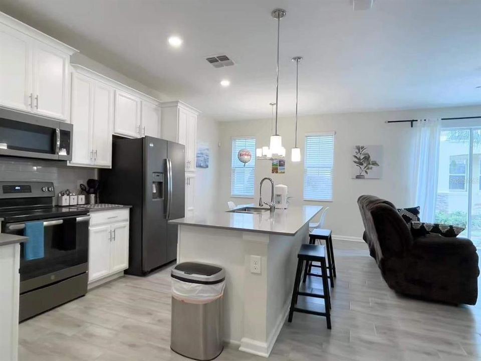 For Sale: $249,999 (3 beds, 2 baths, 1618 Square Feet)