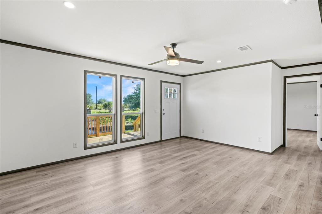 Active With Contract: $268,400 (3 beds, 2 baths, 1493 Square Feet)