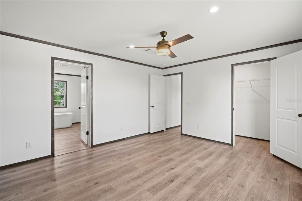 Active With Contract: $268,400 (3 beds, 2 baths, 1493 Square Feet)