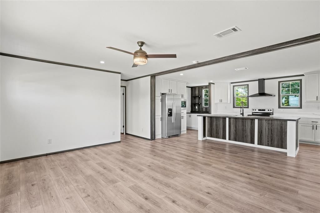 Active With Contract: $268,400 (3 beds, 2 baths, 1493 Square Feet)
