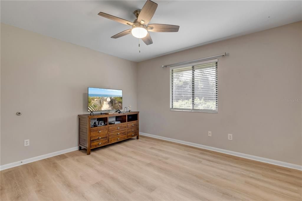 For Sale: $599,000 (3 beds, 2 baths, 2032 Square Feet)