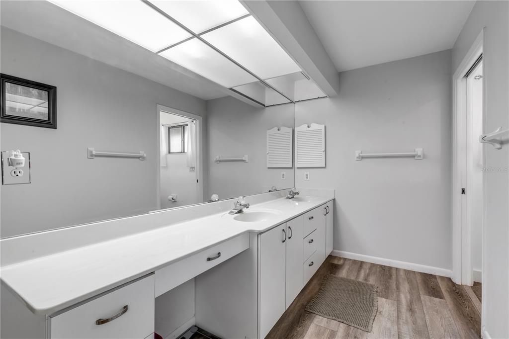 For Sale: $599,000 (3 beds, 2 baths, 2032 Square Feet)
