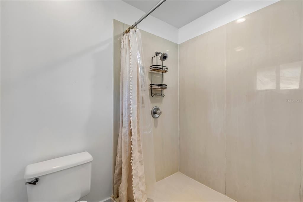 For Sale: $599,000 (3 beds, 2 baths, 2032 Square Feet)