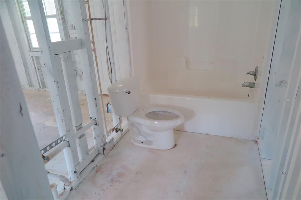 For Sale: $145,000 (3 beds, 2 baths, 1266 Square Feet)