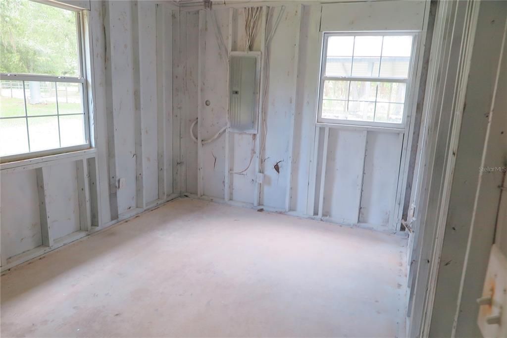 For Sale: $145,000 (3 beds, 2 baths, 1266 Square Feet)