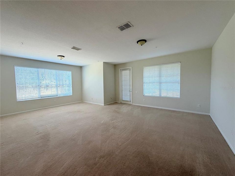 En Venta: $315,000 (3 camas, 2 baños, 2129 Pies cuadrados)
