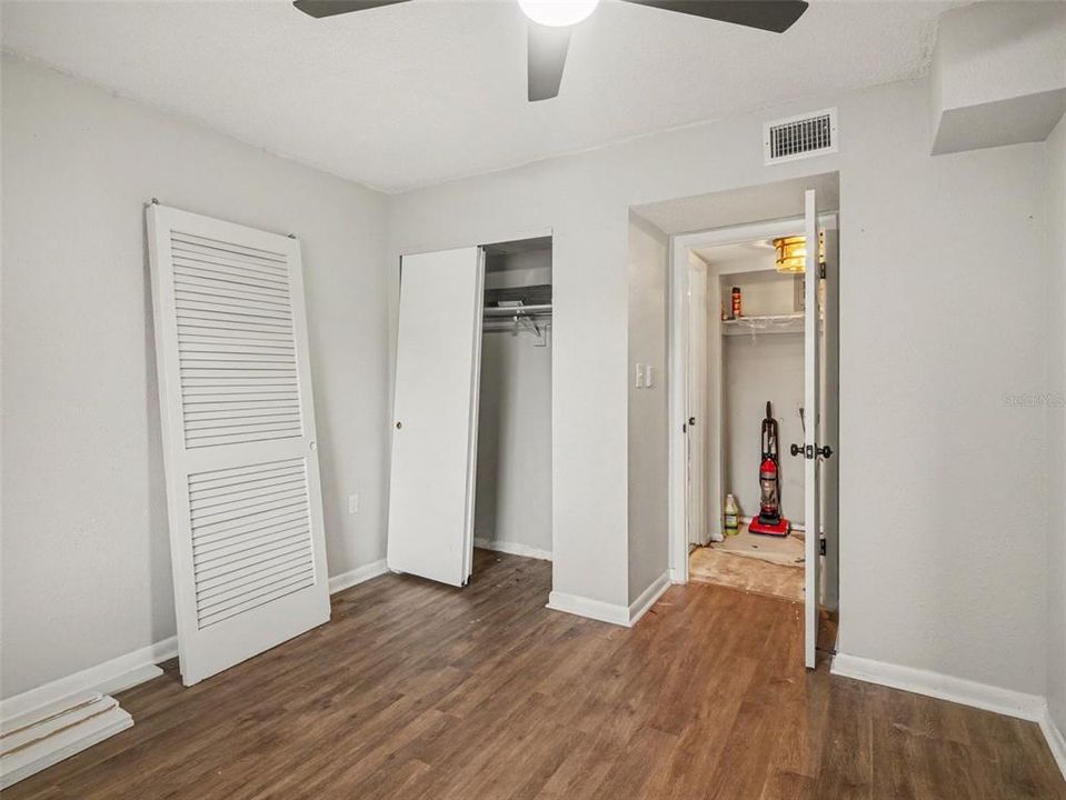 For Sale: $60,000 (2 beds, 1 baths, 960 Square Feet)