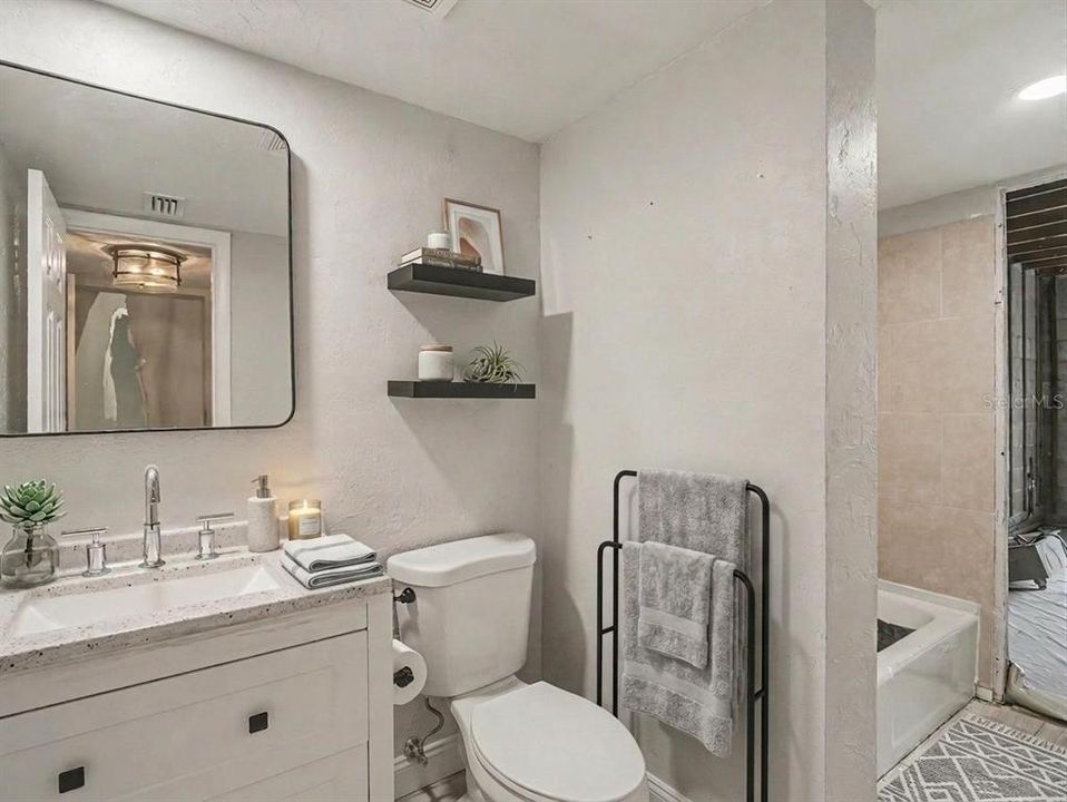 For Sale: $60,000 (2 beds, 1 baths, 960 Square Feet)