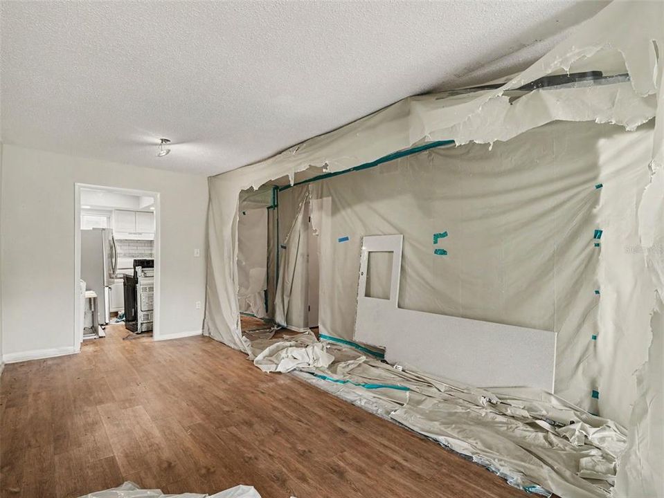 For Sale: $60,000 (2 beds, 1 baths, 960 Square Feet)
