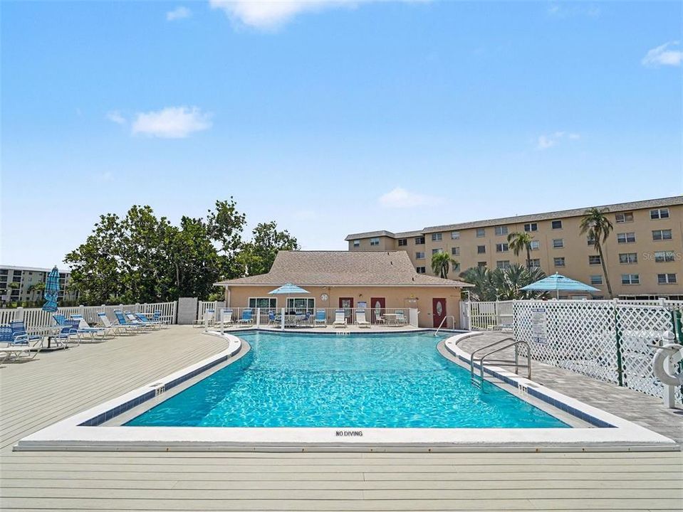 For Sale: $60,000 (2 beds, 1 baths, 960 Square Feet)