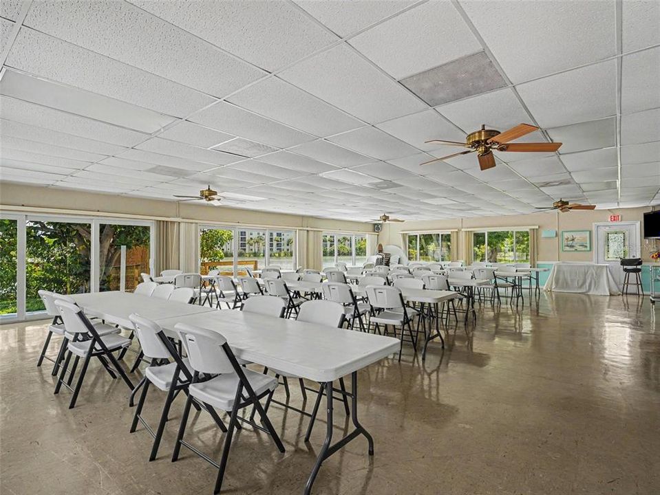 For Sale: $60,000 (2 beds, 1 baths, 960 Square Feet)